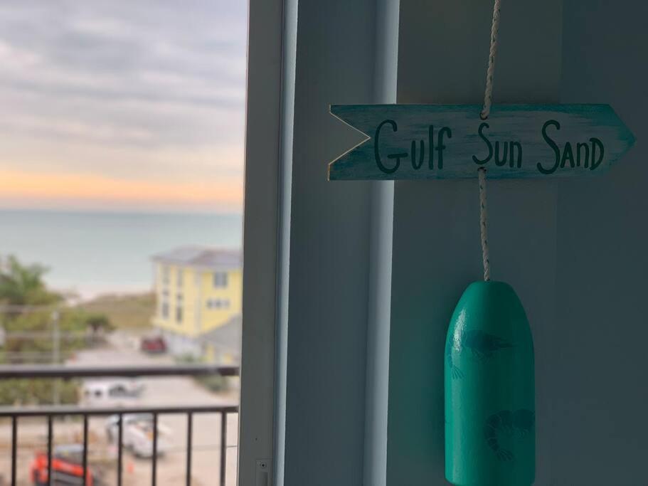 Gulf Coast Gold Private Condo - 2Bed, 2Bath, Sleep 6, Across Street From Beach, Balcony Views Of Sunsets, Beach & Gulf, Pool, Gym St. Pete Beach Dış mekan fotoğraf