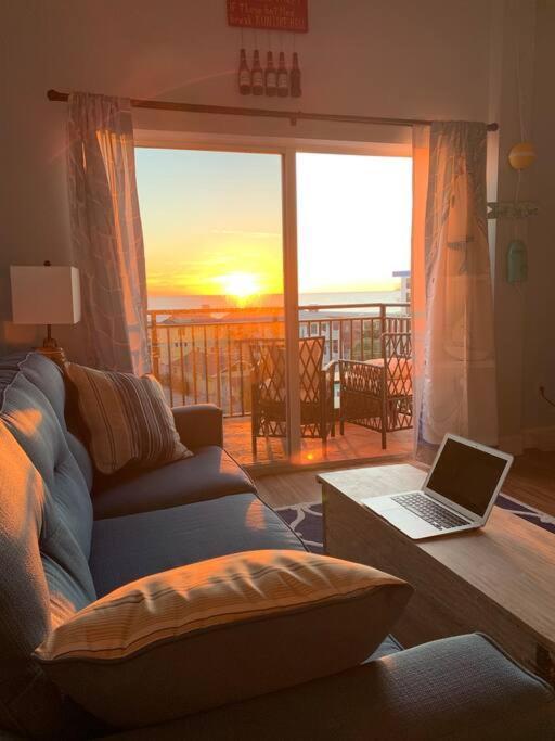 Gulf Coast Gold Private Condo - 2Bed, 2Bath, Sleep 6, Across Street From Beach, Balcony Views Of Sunsets, Beach & Gulf, Pool, Gym St. Pete Beach Dış mekan fotoğraf