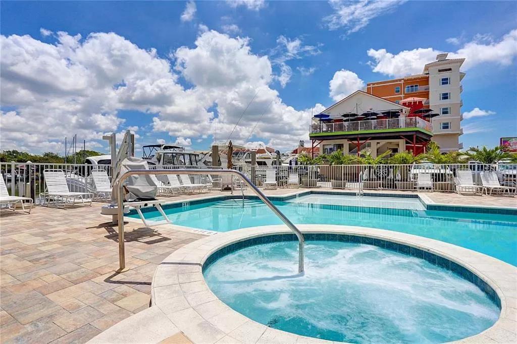 Gulf Coast Gold Private Condo - 2Bed, 2Bath, Sleep 6, Across Street From Beach, Balcony Views Of Sunsets, Beach & Gulf, Pool, Gym St. Pete Beach Dış mekan fotoğraf